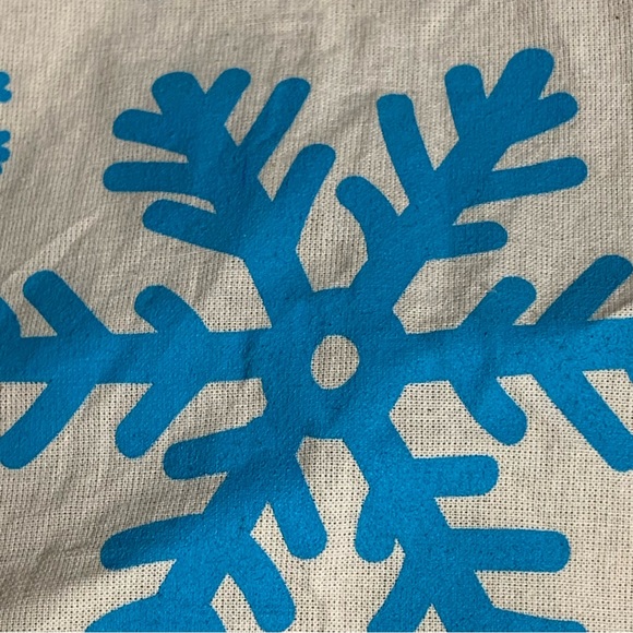 NWOT Q-Tees Frozen Snowflakes Canvas Tote - Picture 8 of 9